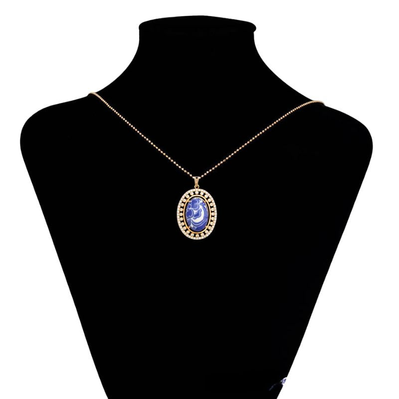 Zofia Pendant with Necklace