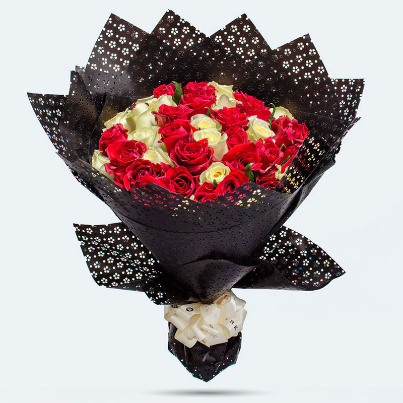 The Bella Rosa Red & White Roses Bouquet